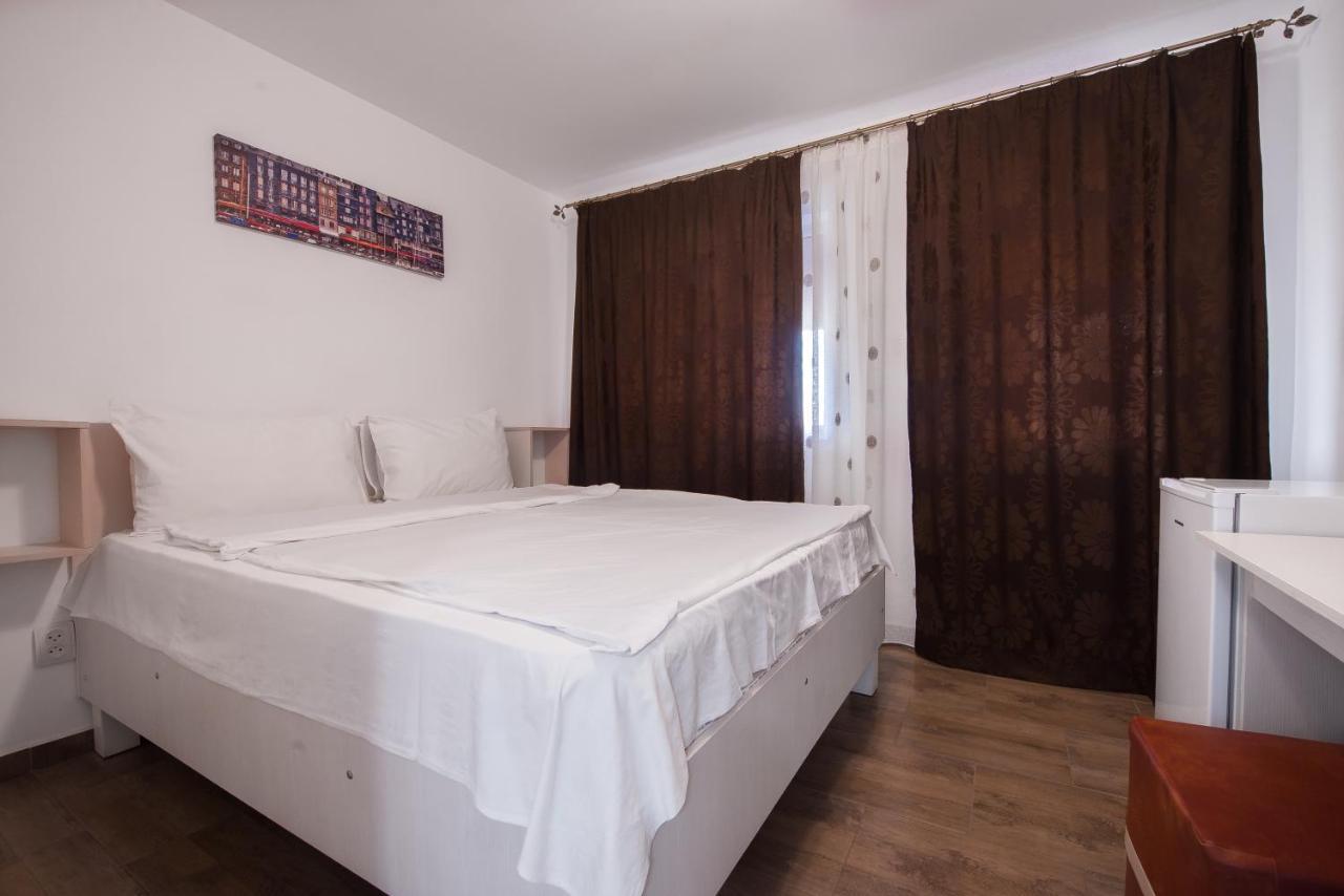 Casa 4 Odai Hotel ดูอาเซชิ ซิ เตร ออกุสต์ ภายนอก รูปภาพ